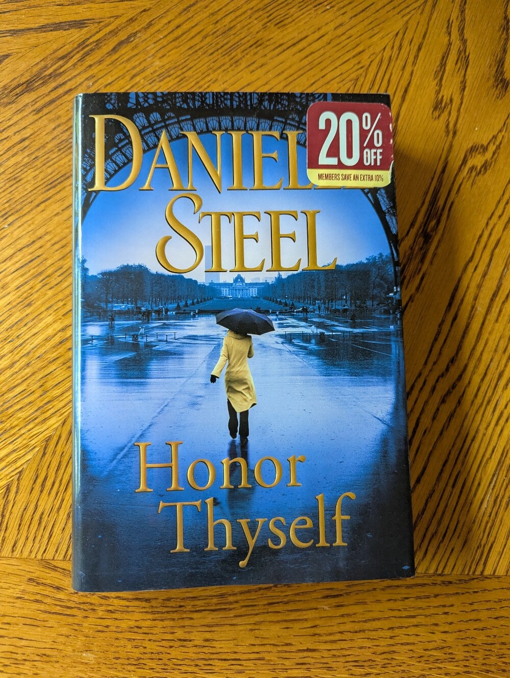Danielle Steel - Honor Thyself hardcover Book - like New.